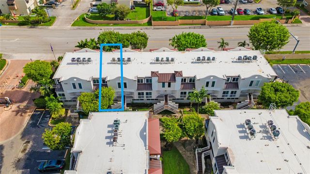 8585 NW 6th Lane 9208, Miami, FL 33126