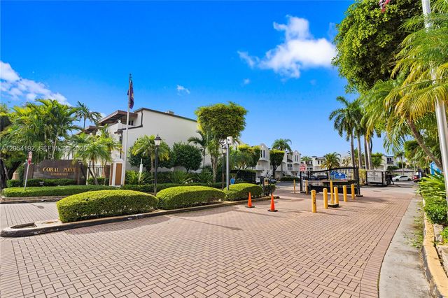 8585 NW 6th Lane 9208, Miami, FL 33126