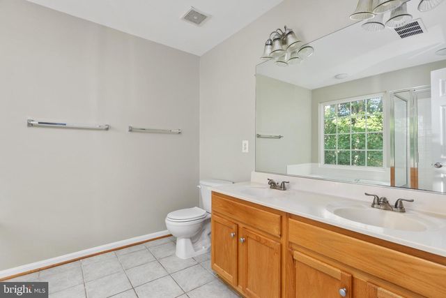 7582 GREAT SWAN CT, Alexandria, VA 22306