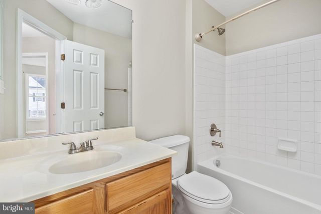 7582 GREAT SWAN CT, Alexandria, VA 22306