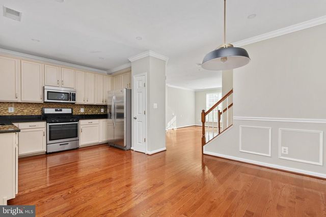 7582 GREAT SWAN CT, Alexandria, VA 22306