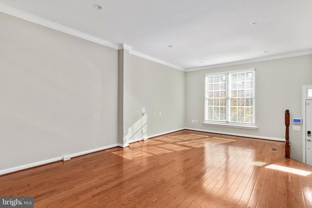 7582 GREAT SWAN CT, Alexandria, VA 22306