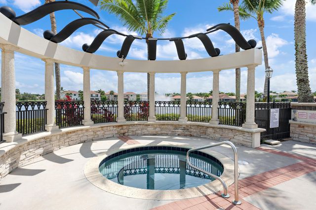 12132 Aviles Circle, Palm Beach Gardens, FL 33418