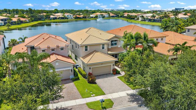 12132 Aviles Circle, Palm Beach Gardens, FL 33418