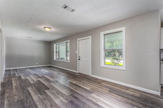 608 W Lobit Street, Baytown, TX 77520