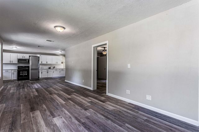 608 W Lobit Street, Baytown, TX 77520