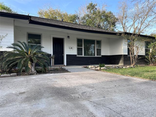 608 W Lobit Street, Baytown, TX 77520