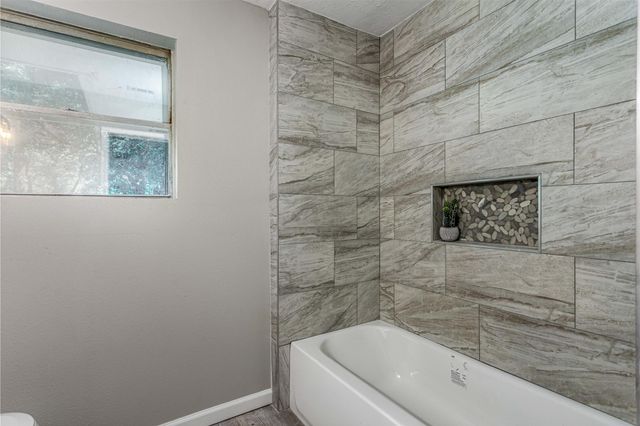 608 W Lobit Street, Baytown, TX 77520