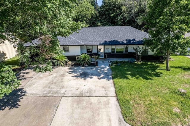 608 W Lobit Street, Baytown, TX 77520