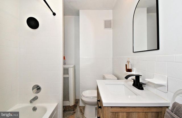 2836 S SYDENHAM ST, Philadelphia, PA 19145