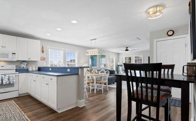 436 Ocean Boulevard W, Holden Beach, NC 28462