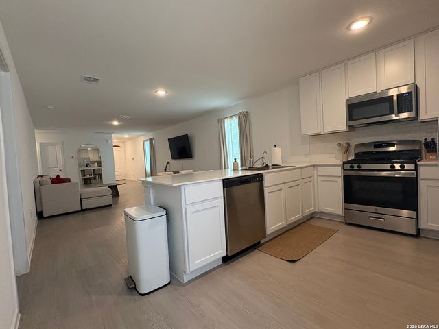 3550 Glade Creek, San Antonio, TX 78245