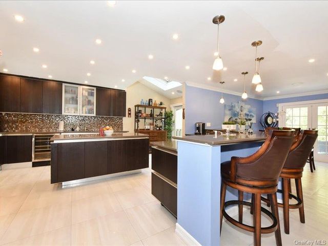 120 Estate Drive, Jericho, NY 11753