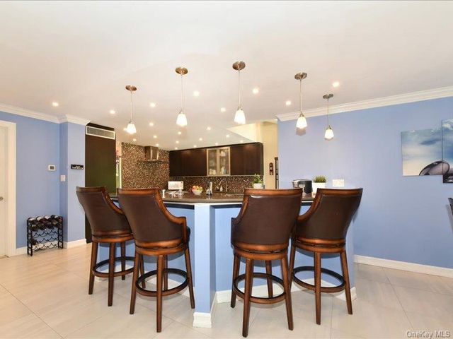 120 Estate Drive, Jericho, NY 11753