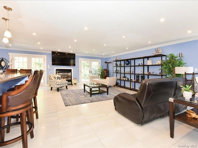 120 Estate Drive, Jericho, NY 11753