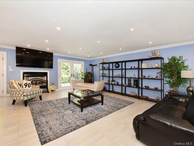 120 Estate Drive, Jericho, NY 11753