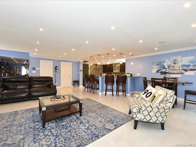 120 Estate Drive, Jericho, NY 11753