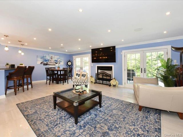 120 Estate Drive, Jericho, NY 11753