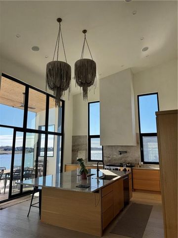 16 Seminole Circle, Lake Winnebago, MO 64034