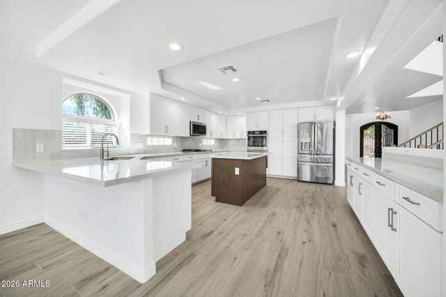 2333 W ZENITH Lane, Phoenix, AZ 85085