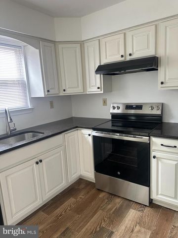 2073 CLOVER MILL RD, Quakertown, PA 18951