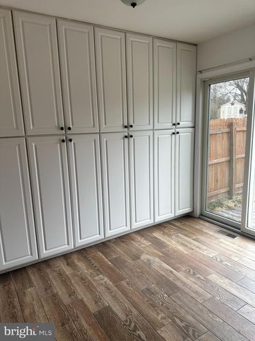 2073 CLOVER MILL RD, Quakertown, PA 18951