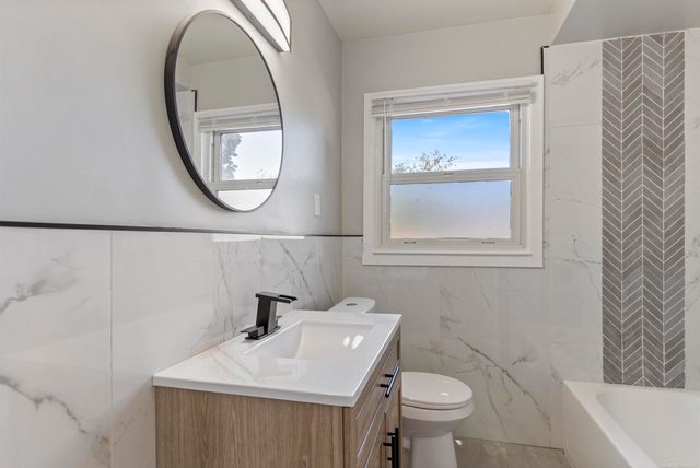 10419 W 11 Mile Road, Huntington Woods, MI 48070