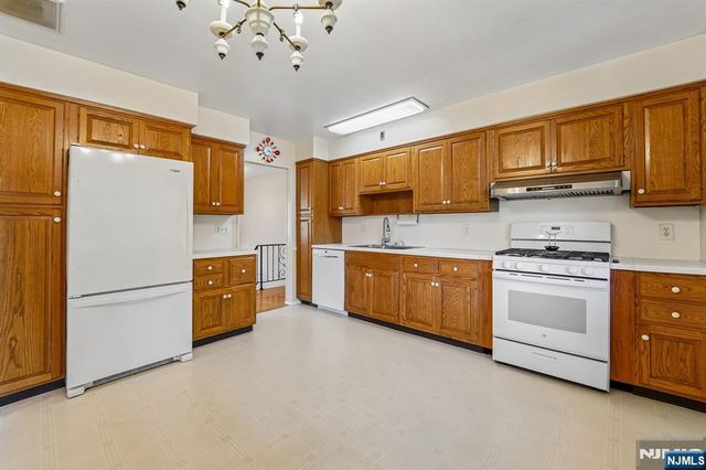 41-57 Rys, Fair Lawn, NJ 07410