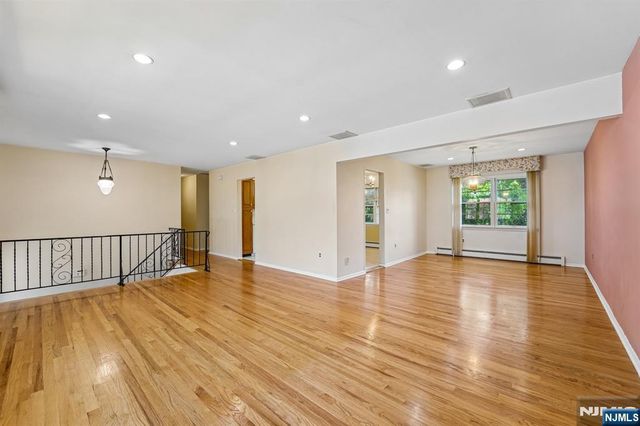 41-57 Rys, Fair Lawn, NJ 07410