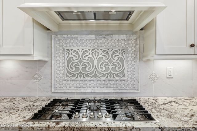 9309 Bergamot Dr, Prospect, KY 40059