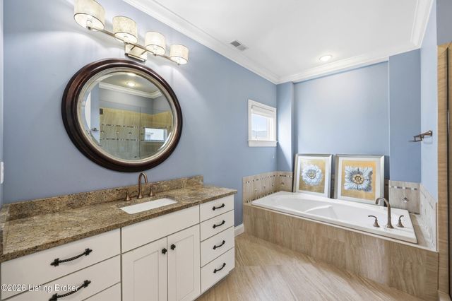 9309 Bergamot Dr, Prospect, KY 40059