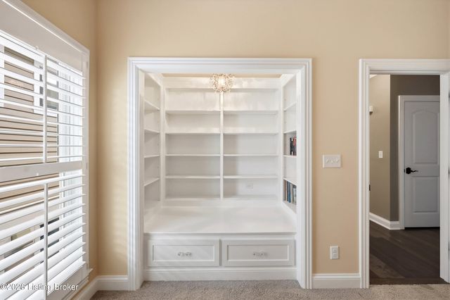 9309 Bergamot Dr, Prospect, KY 40059