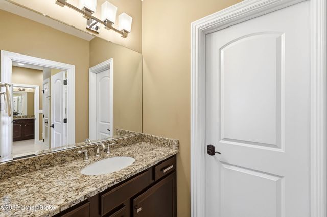 9309 Bergamot Dr, Prospect, KY 40059