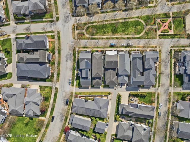 9309 Bergamot Dr, Prospect, KY 40059