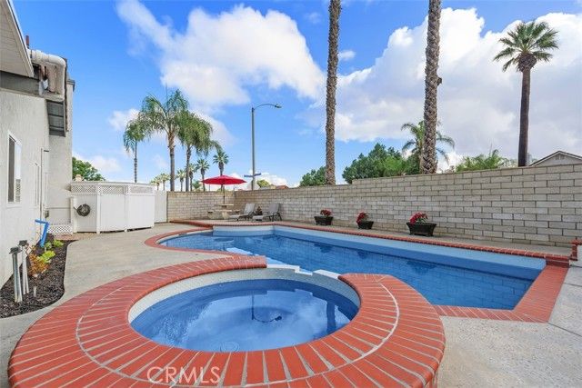 896 Monarch, Corona, CA 92879