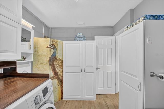 28050 LOIS DRIVE, Tavares, FL 32778