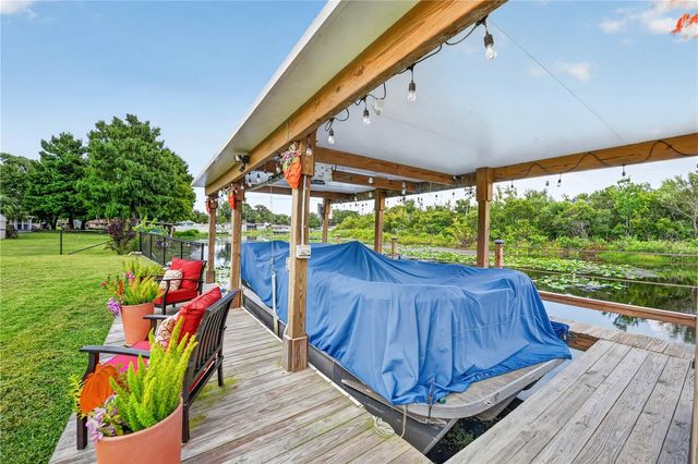 28050 LOIS DRIVE, Tavares, FL 32778