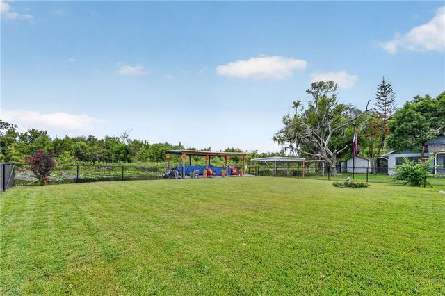 28050 LOIS DRIVE, Tavares, FL 32778