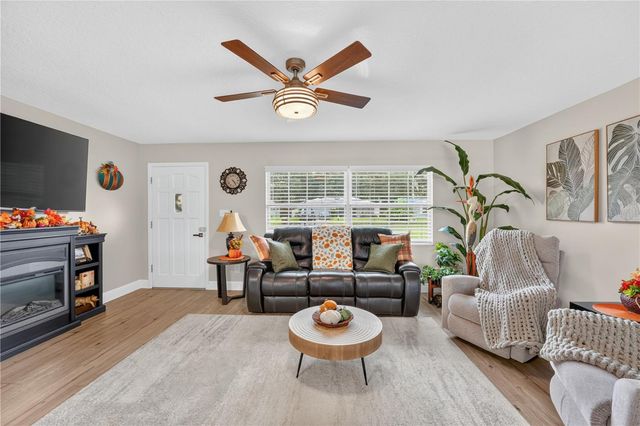 28050 LOIS DRIVE, Tavares, FL 32778