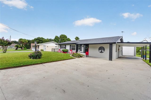 28050 LOIS DRIVE, Tavares, FL 32778