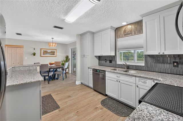 28050 LOIS DRIVE, Tavares, FL 32778