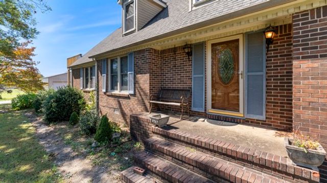 7 Scott Orchard Rd, Taft, TN 38488