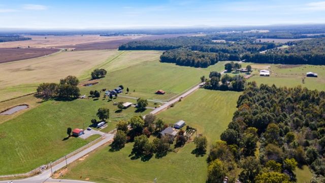7 Scott Orchard Rd, Taft, TN 38488