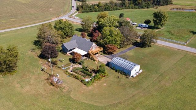 7 Scott Orchard Rd, Taft, TN 38488