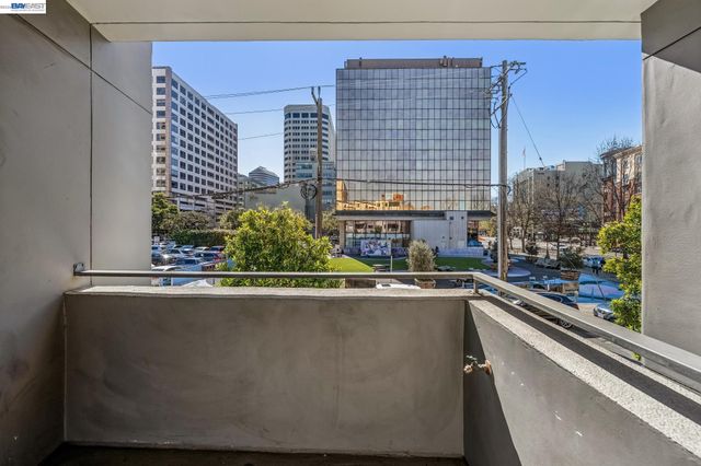2300 Broadway 4, Oakland, CA 94612