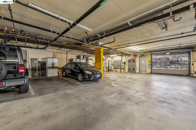 2300 Broadway 4, Oakland, CA 94612