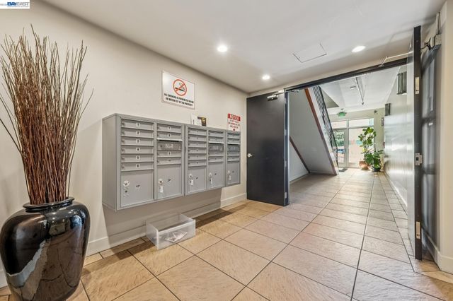 2300 Broadway 4, Oakland, CA 94612