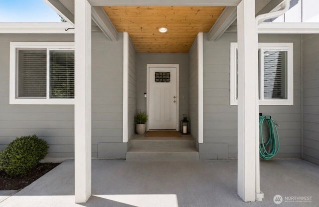 32503 Webster Road E, Eatonville, WA 98328