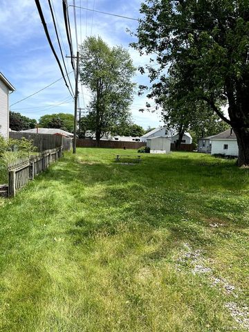 1910 S Custer Road, Monroe, MI 48161