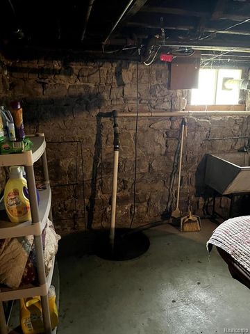 1910 S Custer Road, Monroe, MI 48161